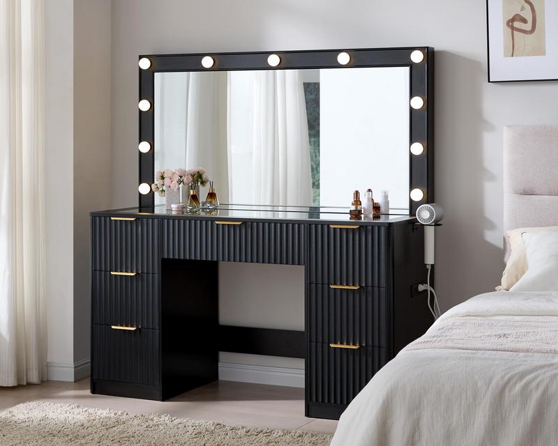 VELA Fluted Vanity Desk with