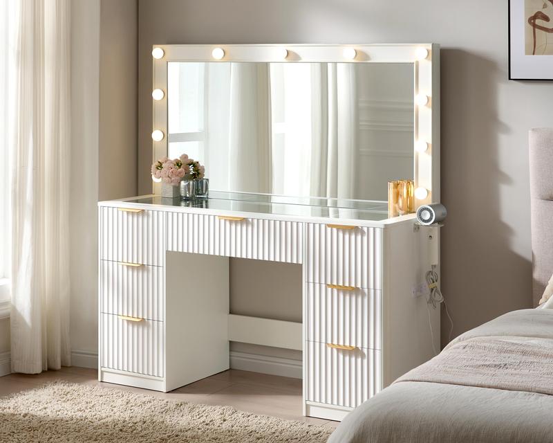 VELA Fluted Vanity Desk with